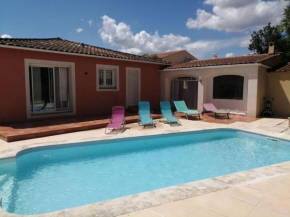 VILLA 2 CHAMBRES AVEC CUISINE OUVERTE ET VUE SUR LA piscine